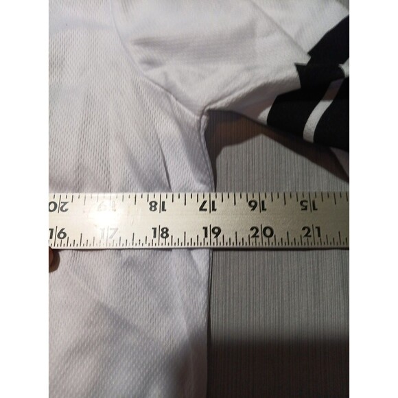 Looney Tunes Jersey Size XL Duel Sided Bugs Bunny Button Up - Picture 5 of 5